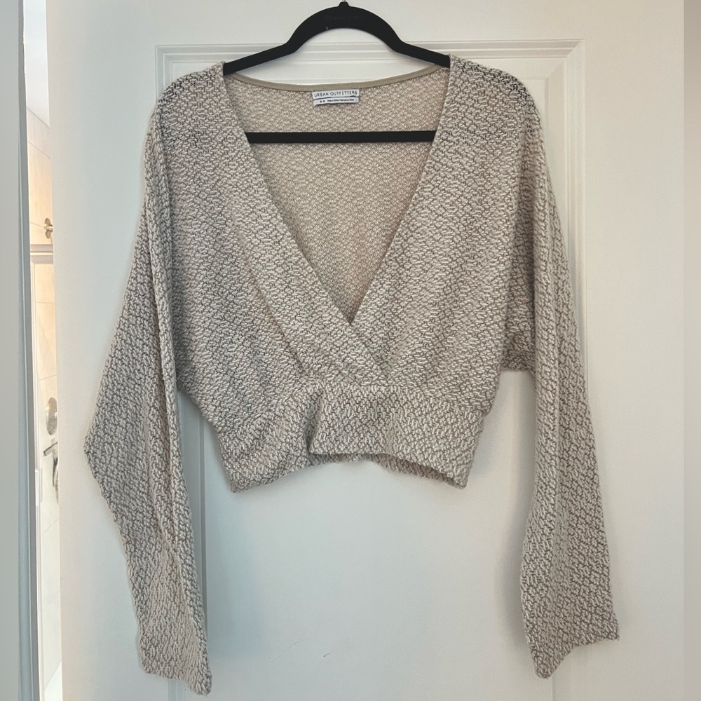 Urban Outfitters Cropped Knit Cream Top | Size M